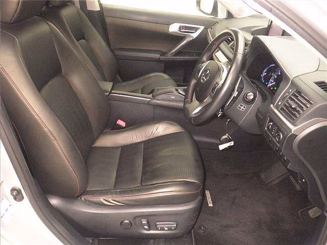LEXUS CT200H