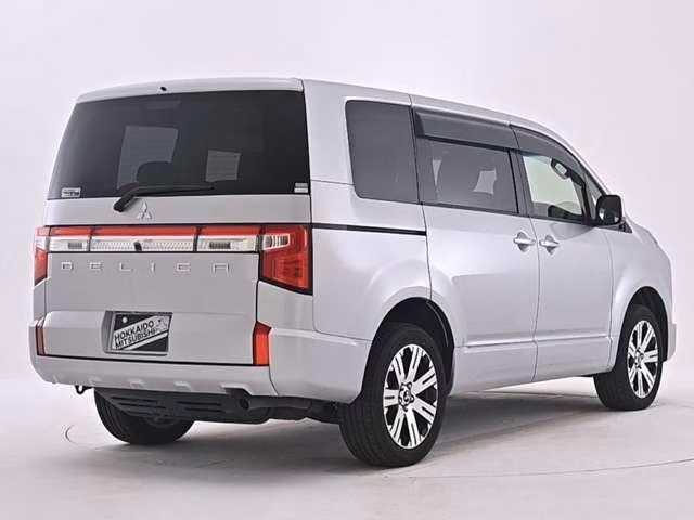 MITSUBISHI DELICA D:5