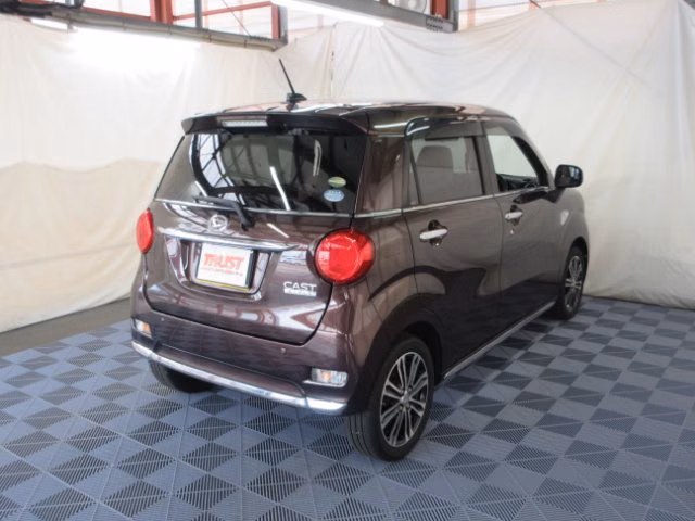 DAIHATSU CAST