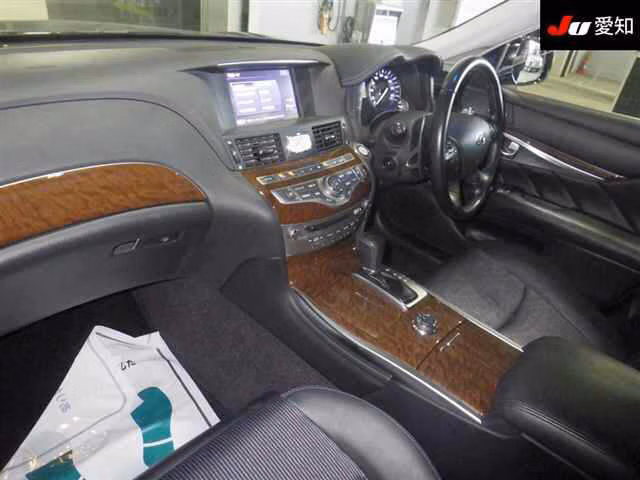 NISSAN FUGA