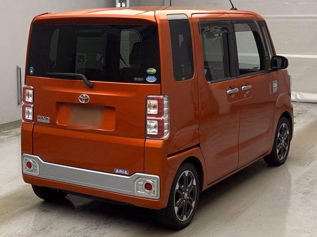 TOYOTA PIXIS MEGA