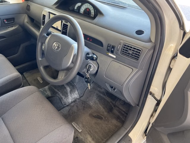 TOYOTA RAUM