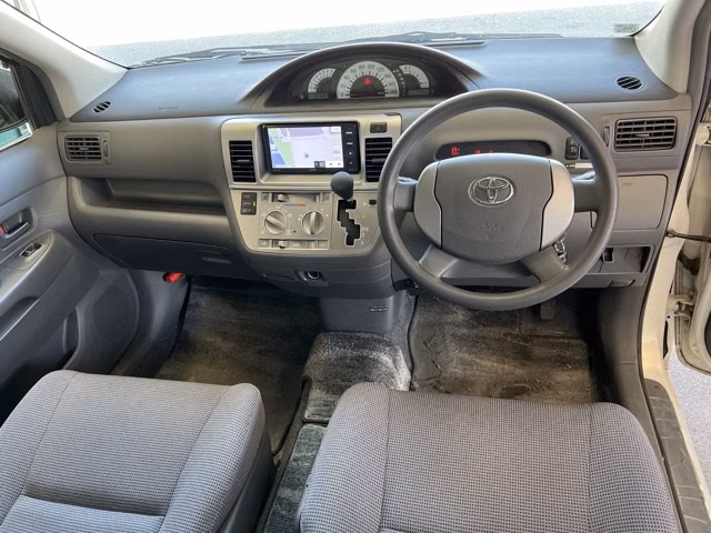 TOYOTA RAUM
