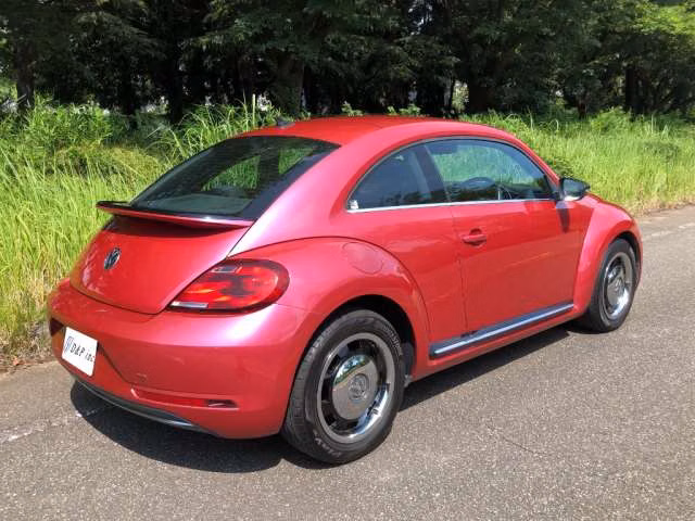 VOLKSWAGEN BEETLE