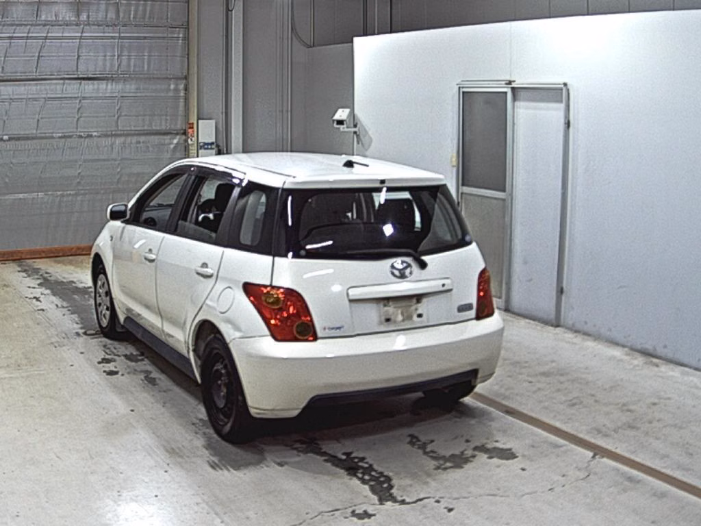 TOYOTA IST