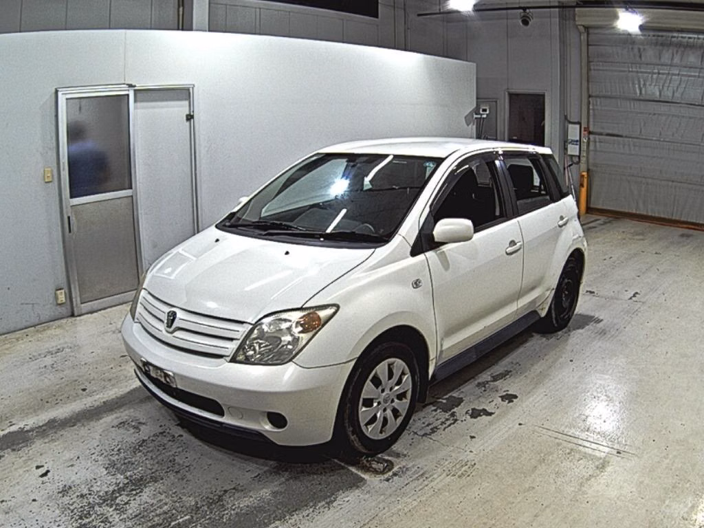 TOYOTA IST