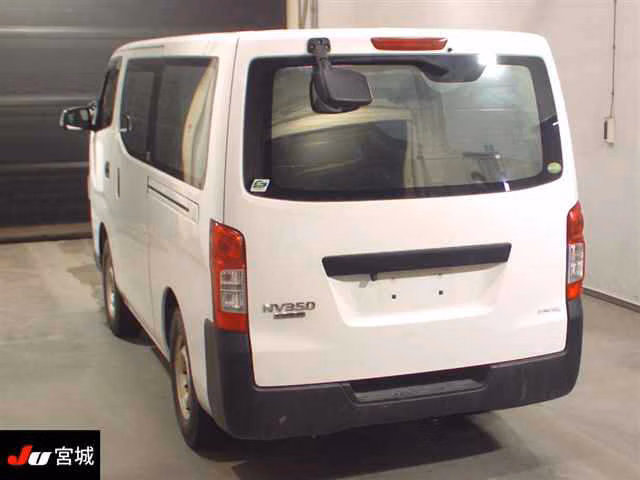 NISSAN NV350 CARAVAN
