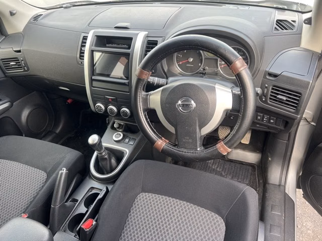 NISSAN X-TRAIL