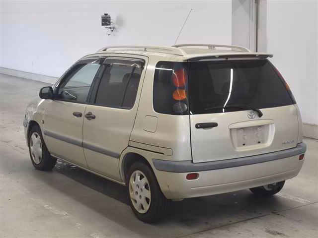 TOYOTA RAUM