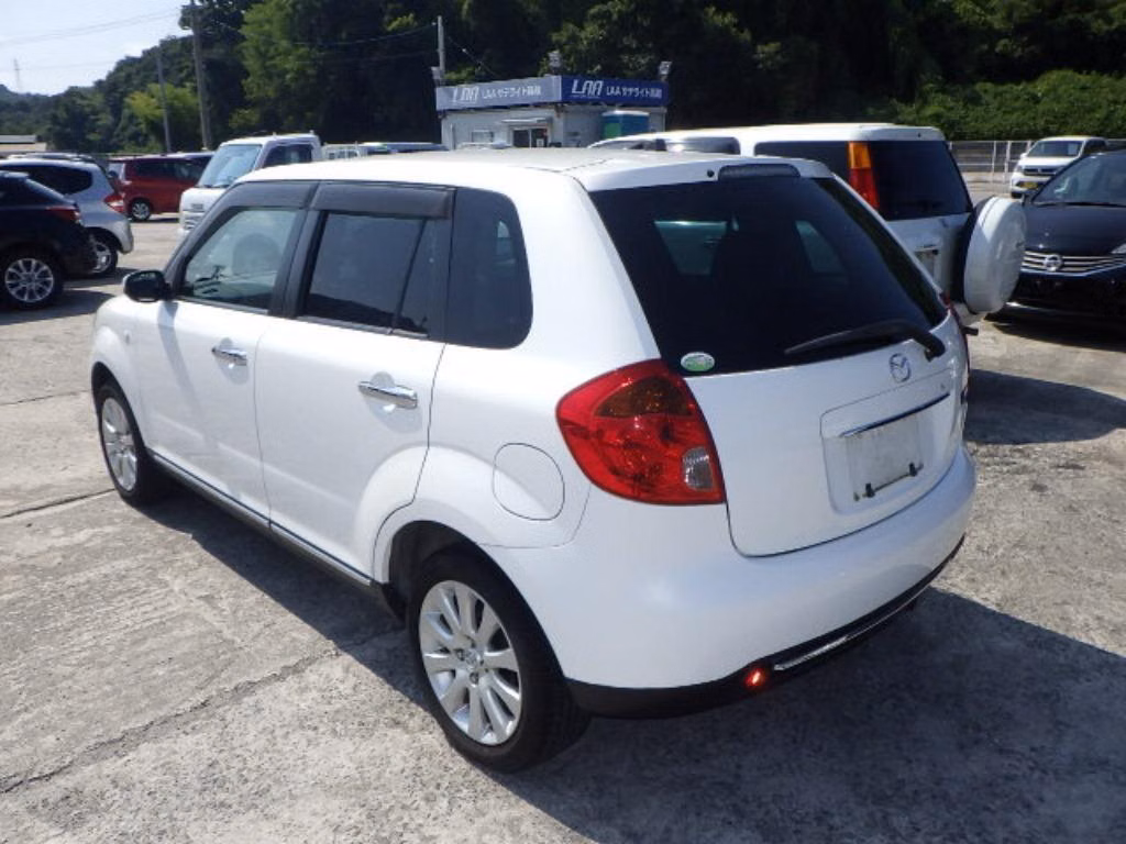 MAZDA VERISA