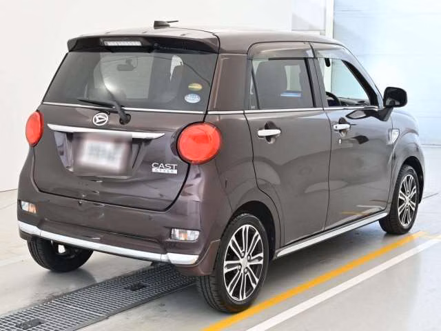 DAIHATSU CAST