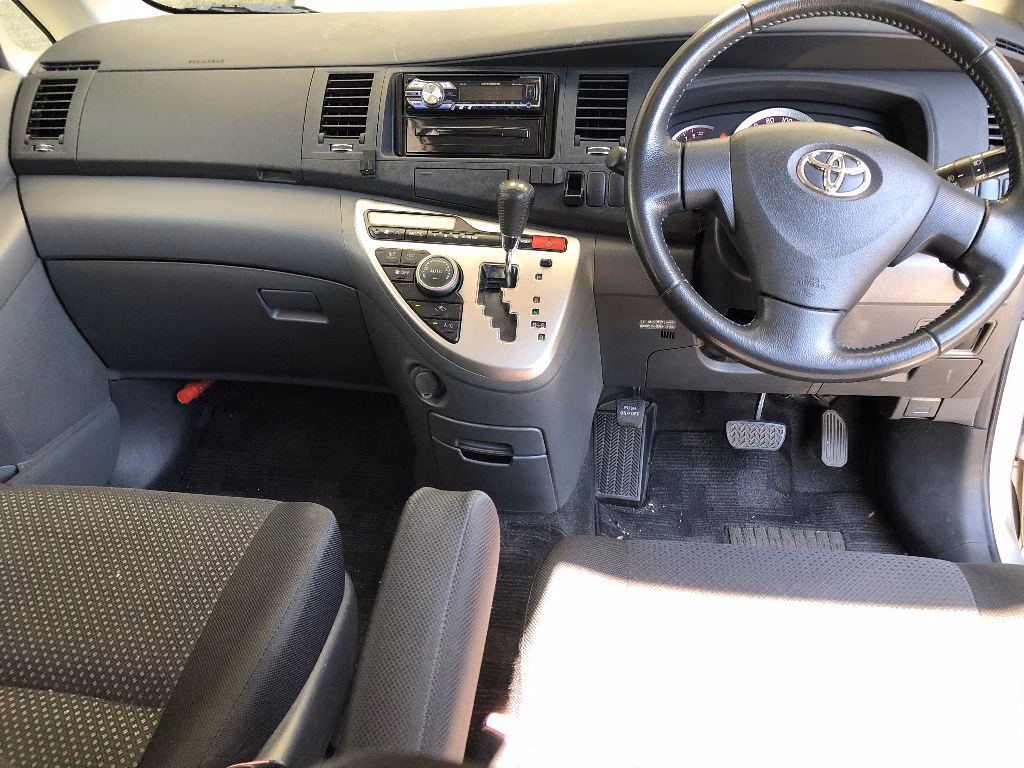 TOYOTA ISIS