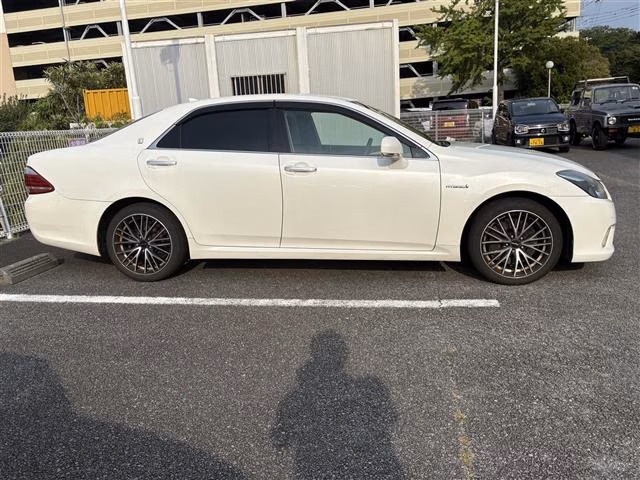 TOYOTA CROWN