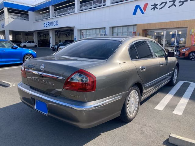 NISSAN PRESIDENT