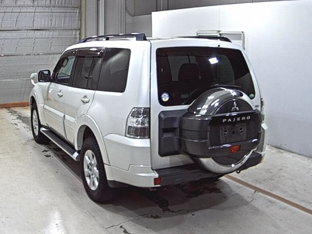 MITSUBISHI PAJERO