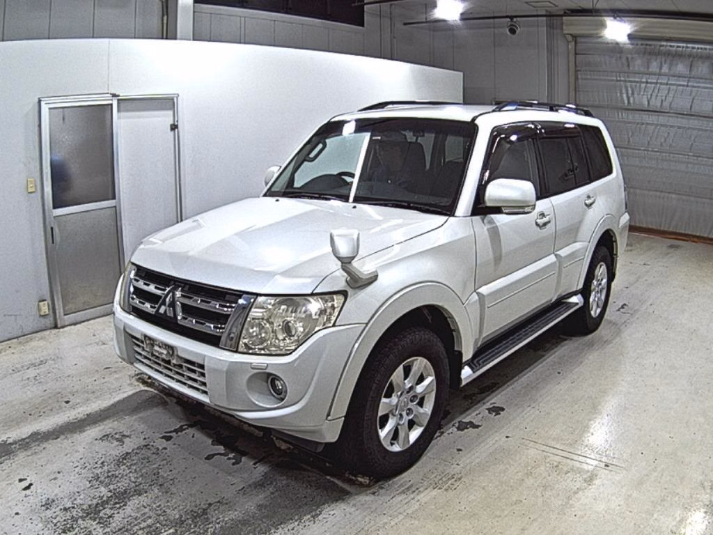 MITSUBISHI PAJERO