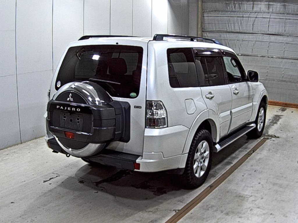 MITSUBISHI PAJERO