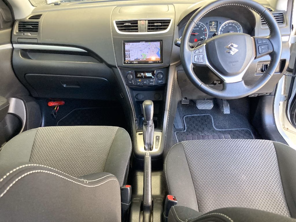 SUZUKI SWIFT
