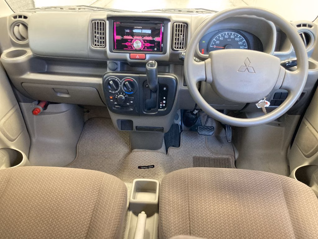 MITSUBISHI MINICAB