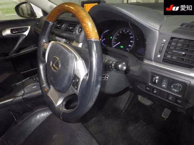 LEXUS CT200H