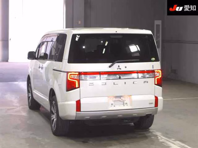 MITSUBISHI DELICA D:5
