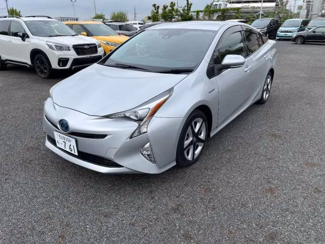 TOYOTA PRIUS