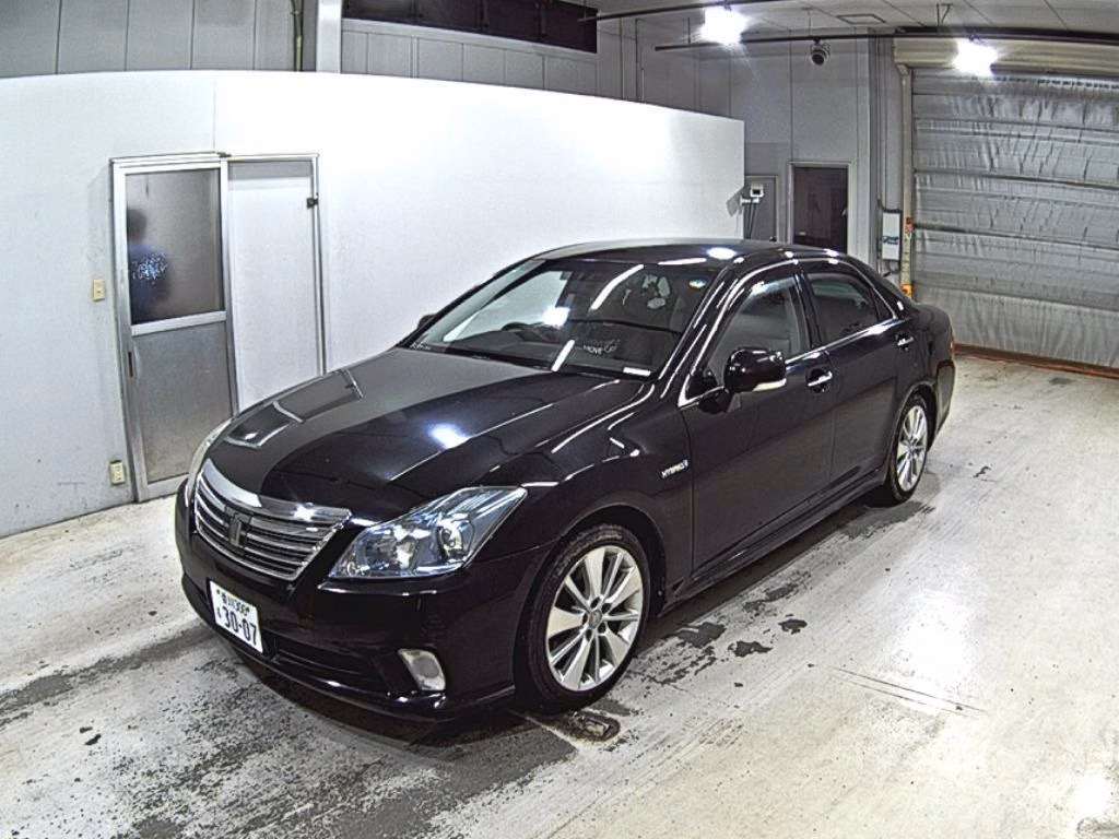 TOYOTA CROWN