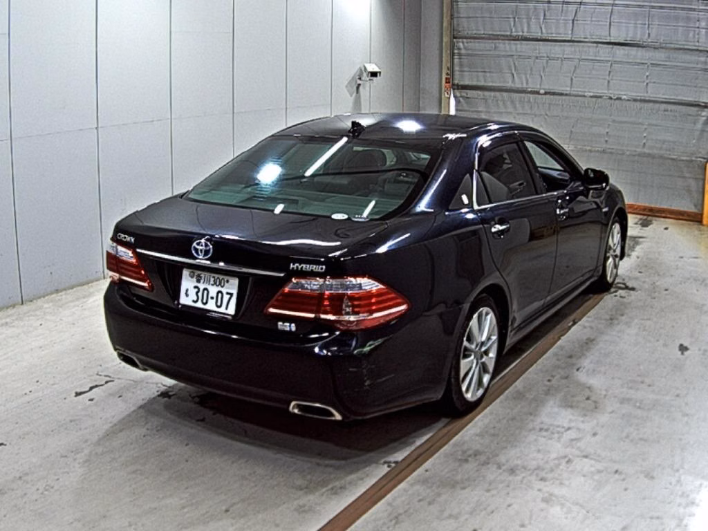 TOYOTA CROWN