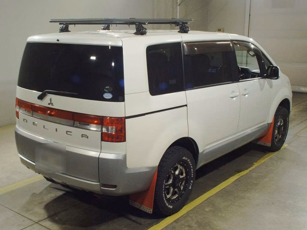 MITSUBISHI DELICA D:5