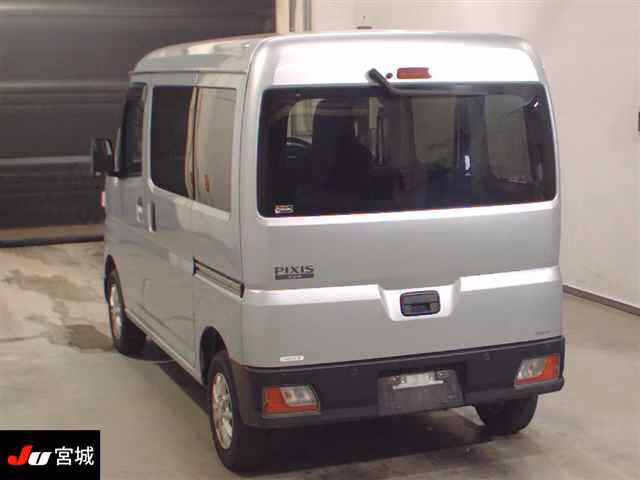TOYOTA PIXIS VAN