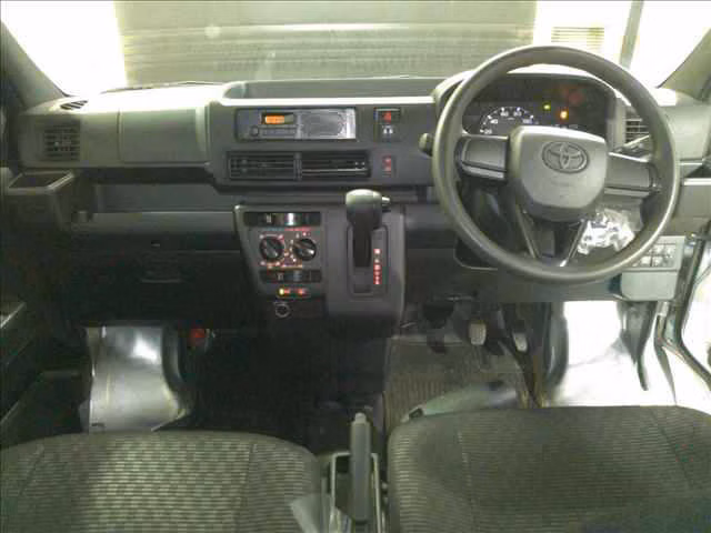 TOYOTA PIXIS VAN