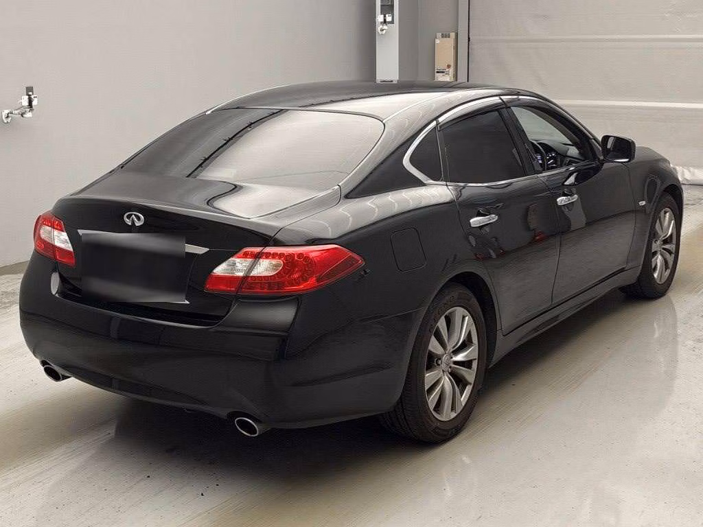 NISSAN FUGA