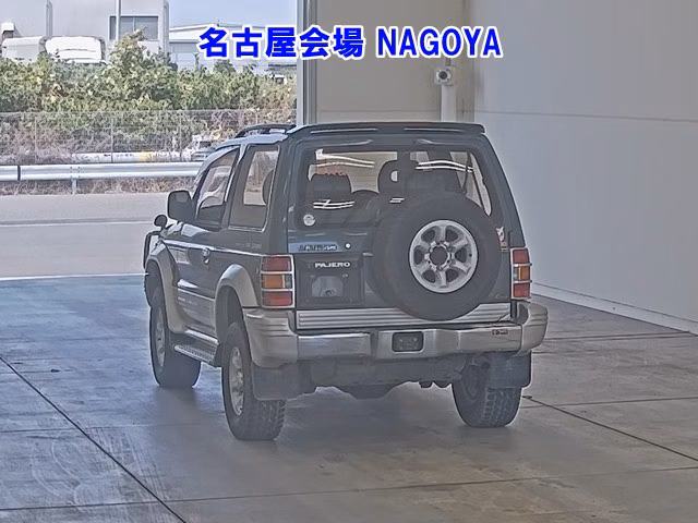 MITSUBISHI PAJERO