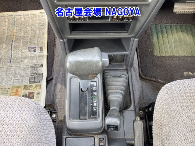 MITSUBISHI PAJERO