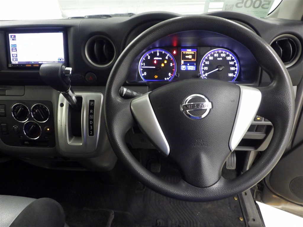NISSAN NV350 CARAVAN