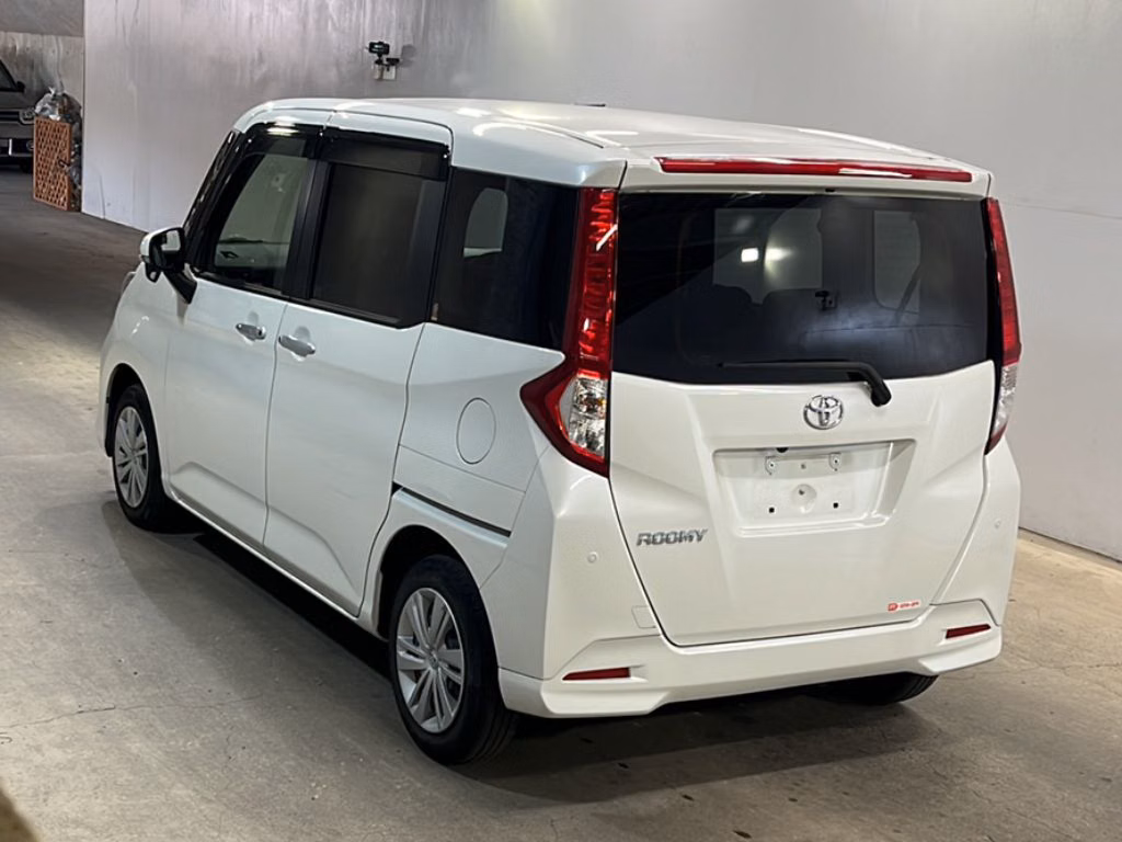TOYOTA ROOMY