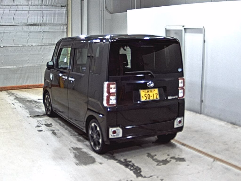 DAIHATSU WAKE