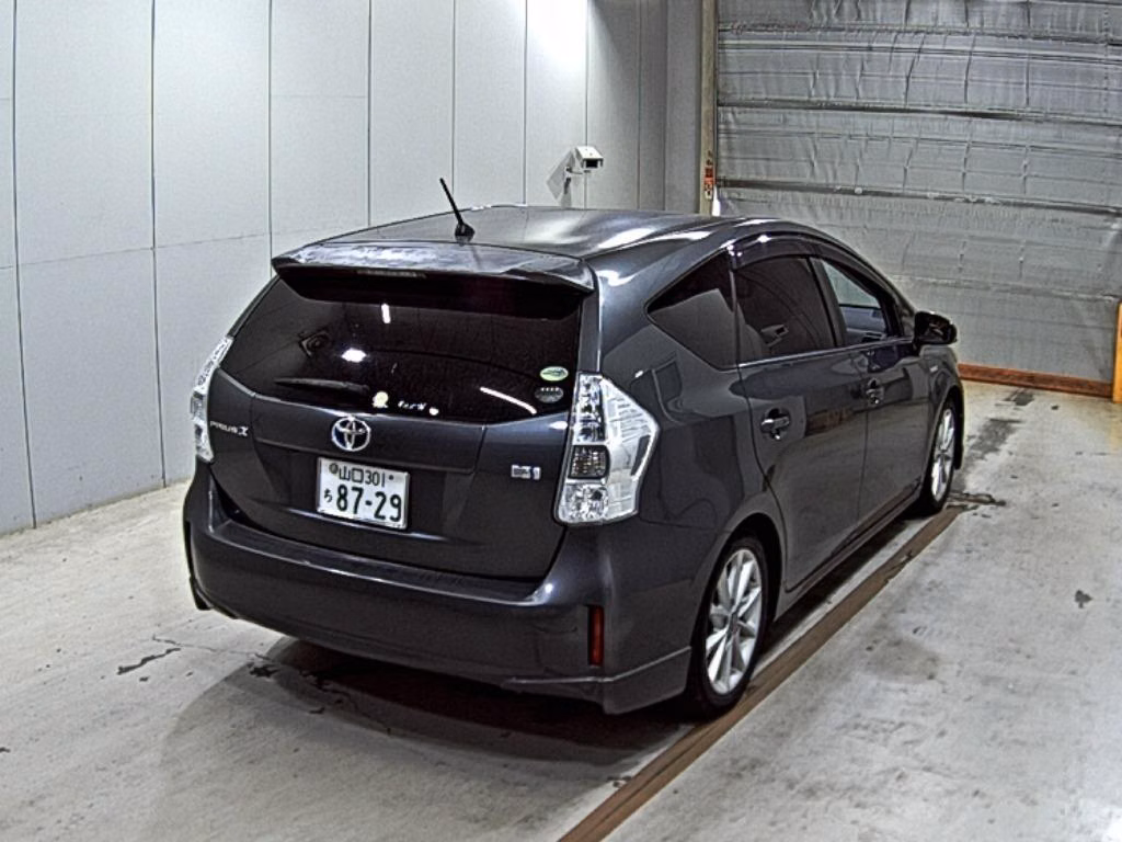 TOYOTA PRIUS ALPHA