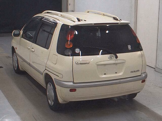 TOYOTA RAUM