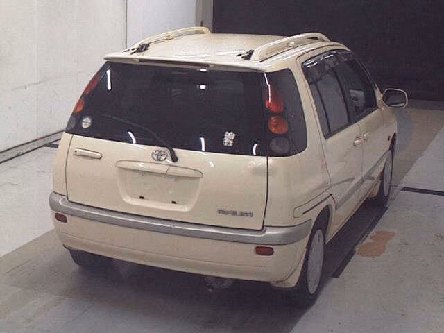 TOYOTA RAUM