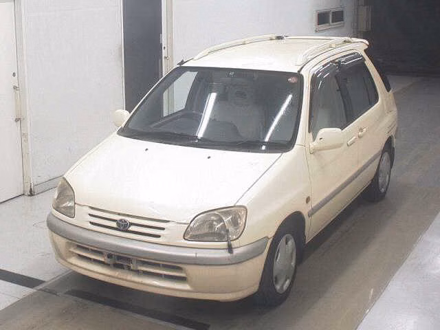 TOYOTA RAUM
