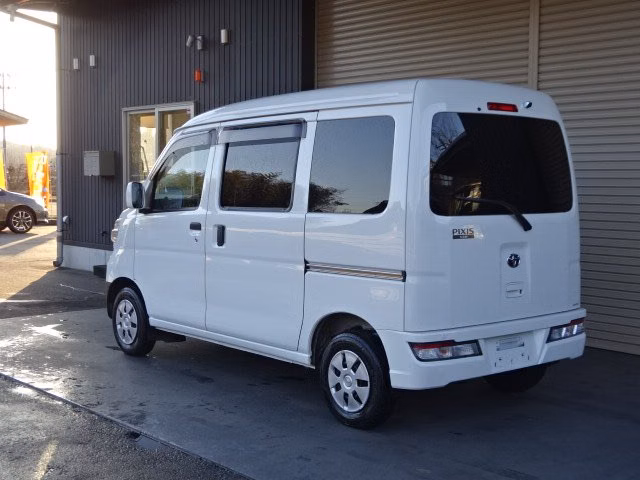 TOYOTA PIXIS VAN