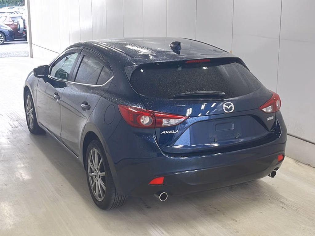 MAZDA AXELA
