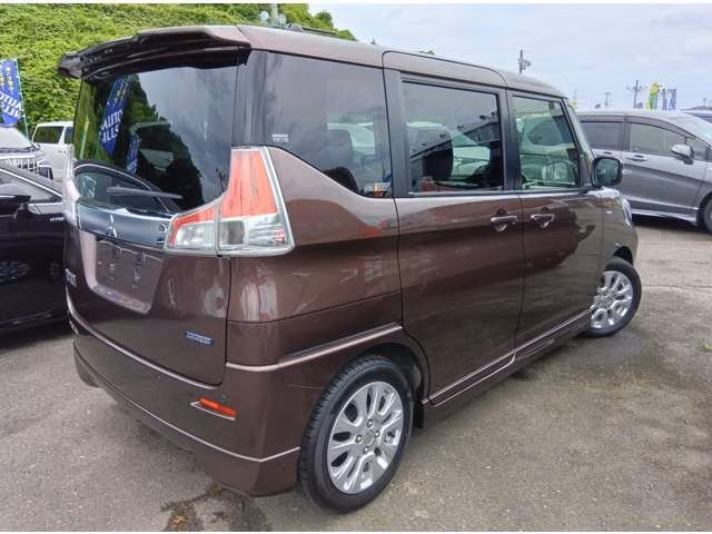 MITSUBISHI DELICA D:2