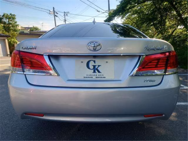 TOYOTA CROWN