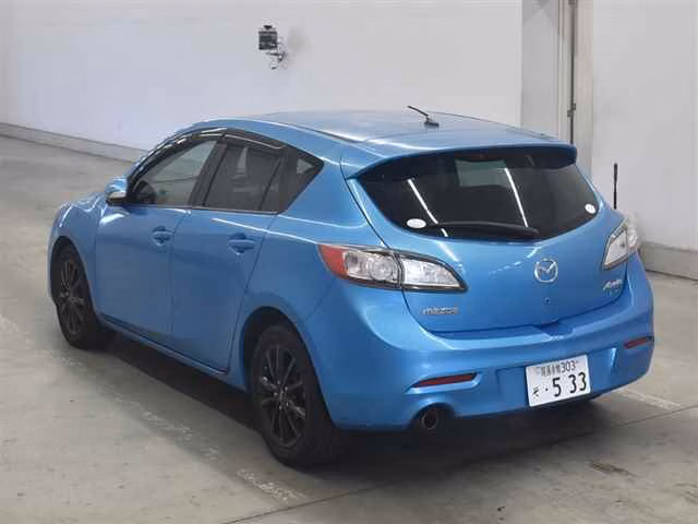 MAZDA AXELA