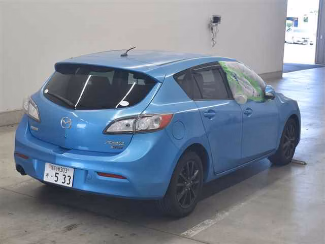 MAZDA AXELA
