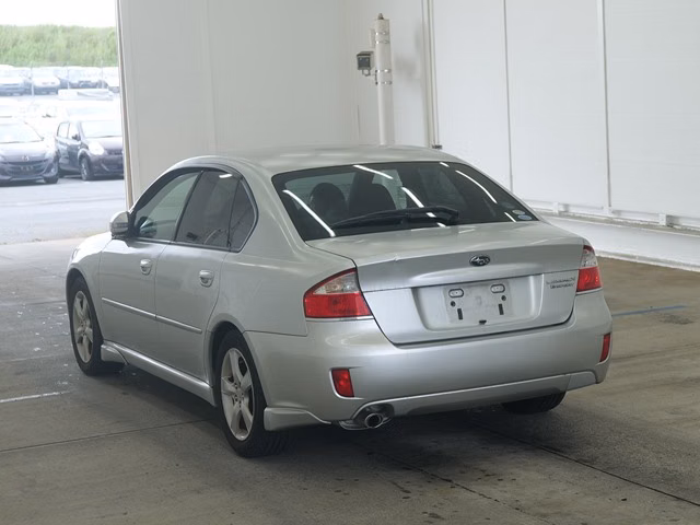 SUBARU LEGACY B4