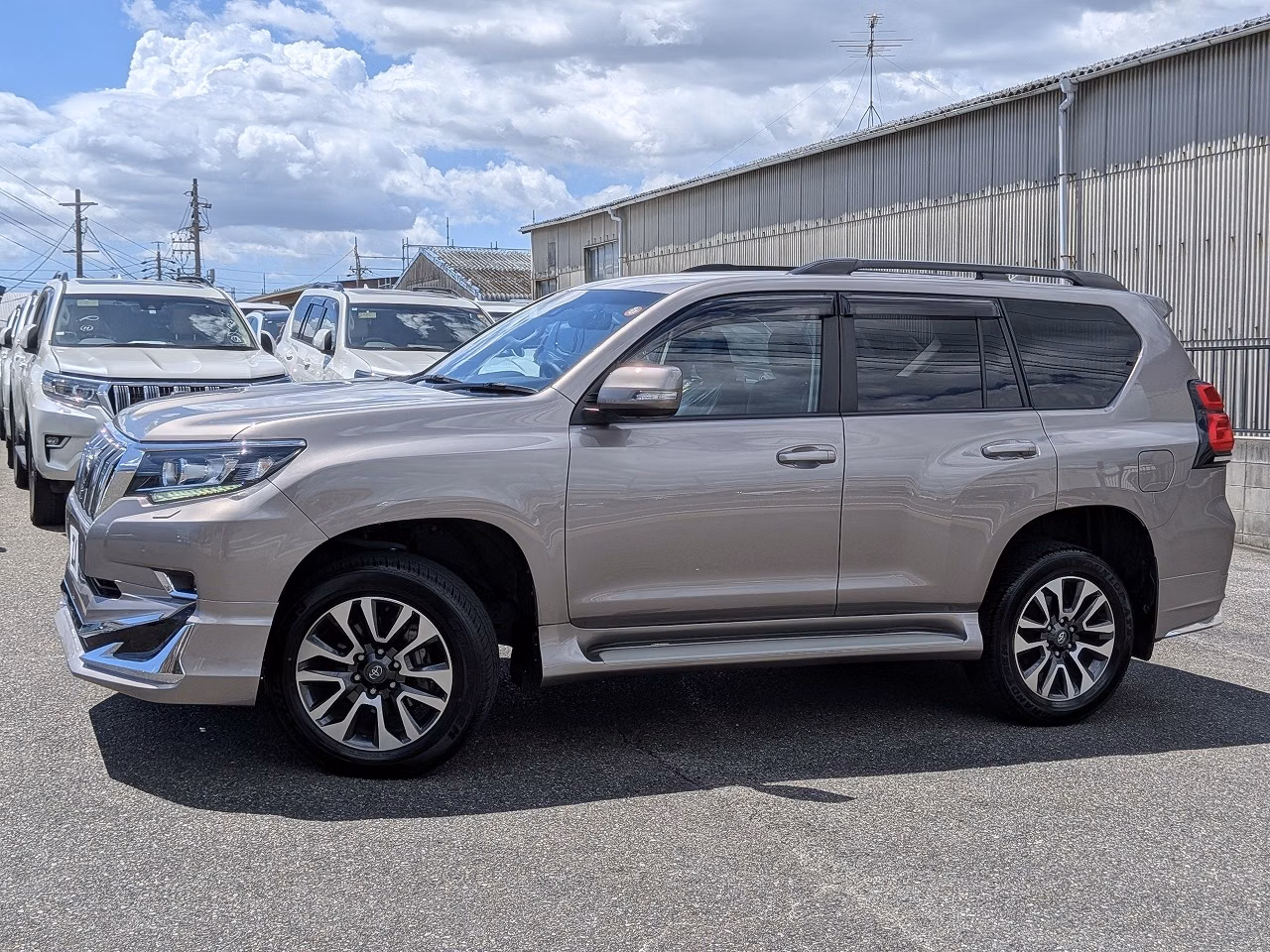 TOYOTA LAND CRUISER PRADO
