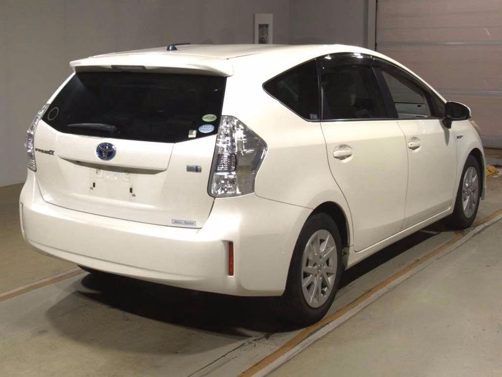 TOYOTA PRIUS ALPHA